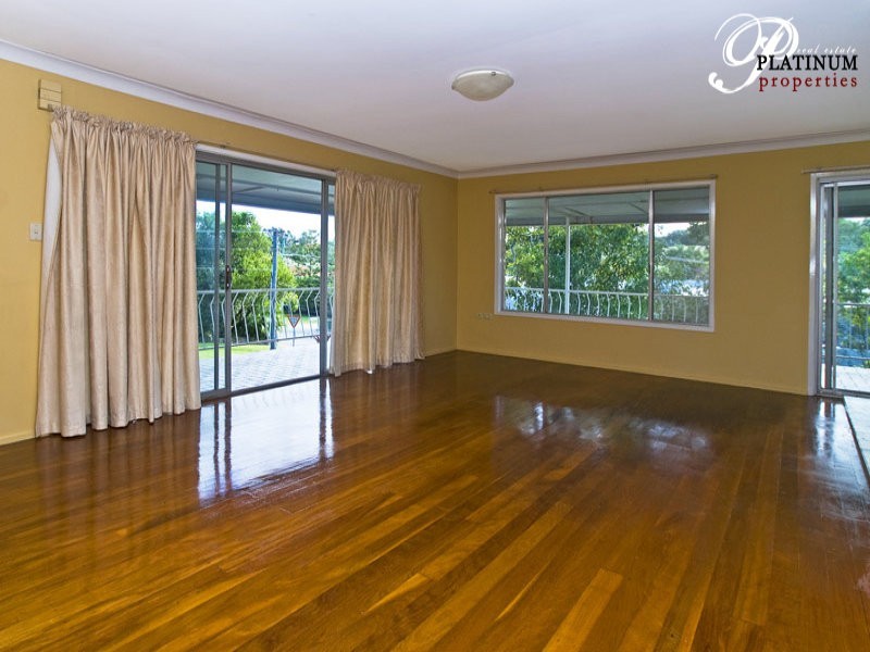 2 Golden Cresc, Southport QLD 4215