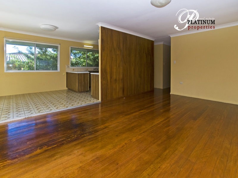 2 Golden Cresc, Southport QLD 4215