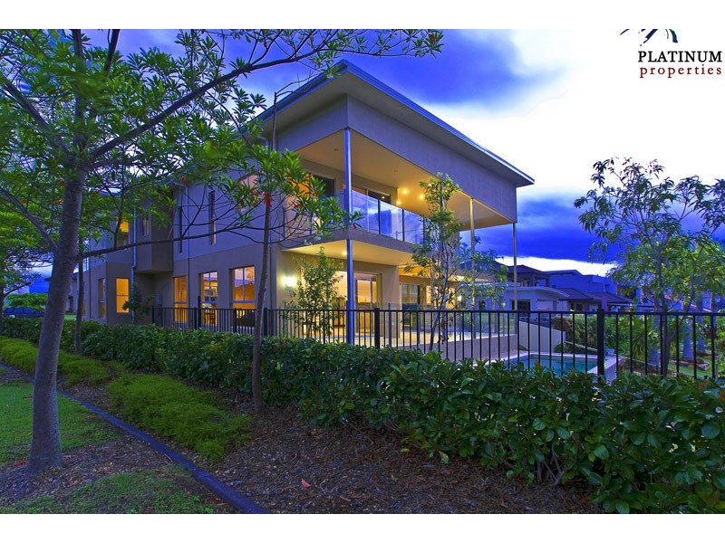 Hope Island QLD 4212