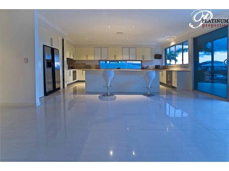 Hope Island QLD 4212