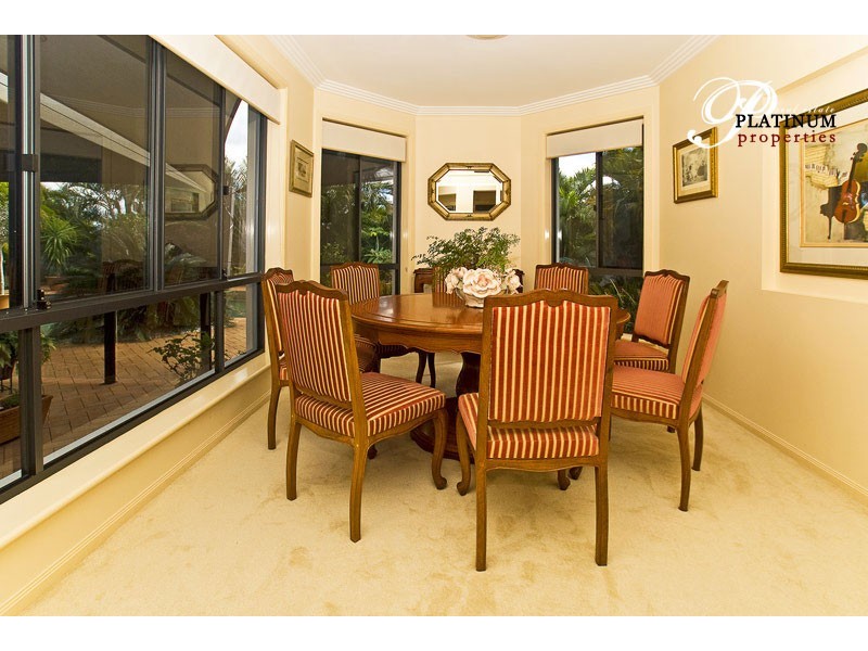 14 Kilbreck Street, Benowa QLD 4217