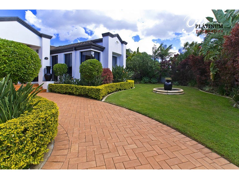 14 Kilbreck Street, Benowa QLD 4217