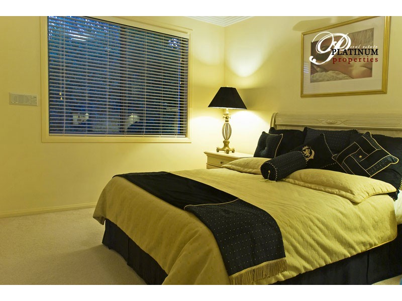 14 Kilbreck Street, Benowa QLD 4217