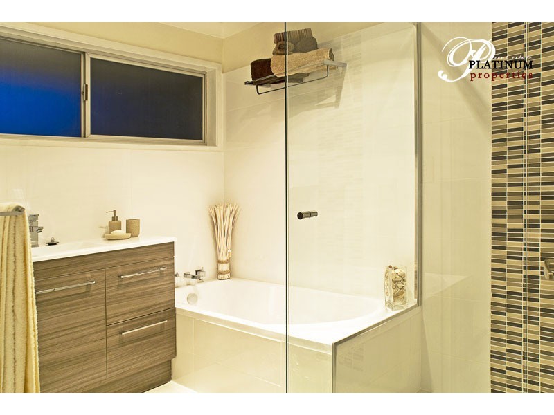 35 Clam Street, Runaway Bay QLD 4216