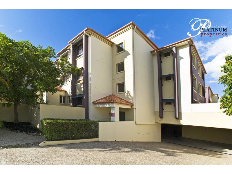 8/89 Bayview Street, Runaway Bay QLD 4216