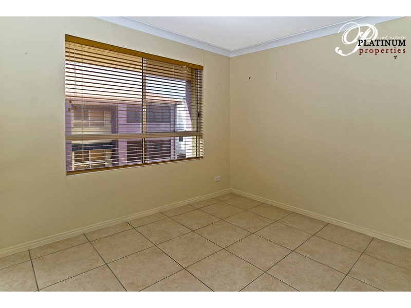 8/89 Bayview Street, Runaway Bay QLD 4216