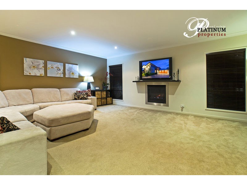3 Veninde Lane, Coomera Waters QLD 4209