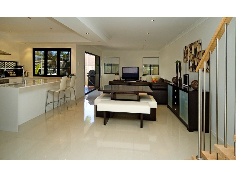 1/46 Bayview Street, Runaway Bay QLD 4216