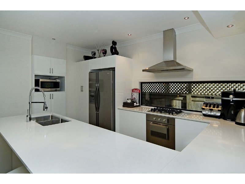 1/46 Bayview Street, Runaway Bay QLD 4216