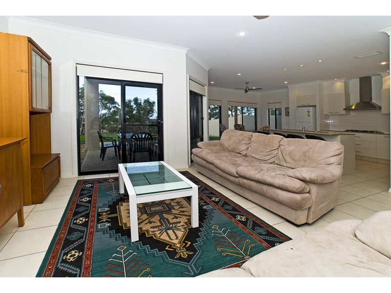 5 Zane Street, Molendinar QLD 4214
