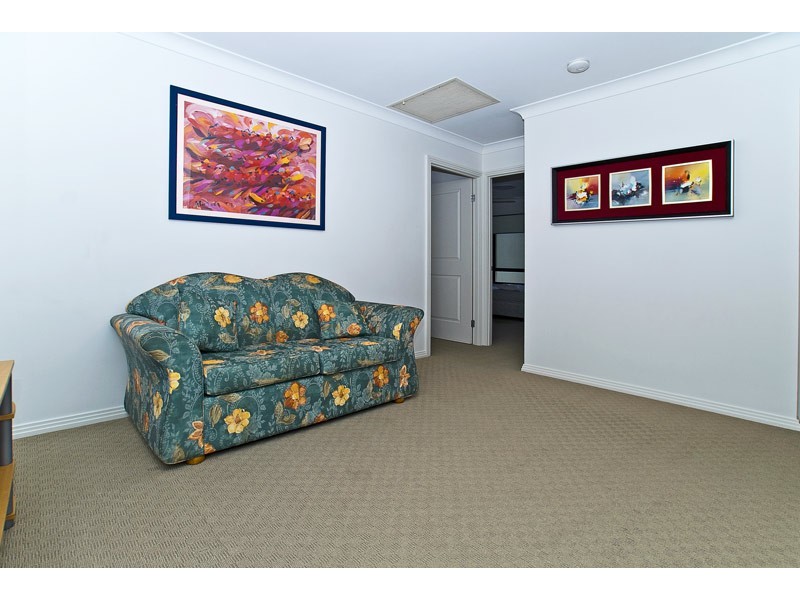 5 Zane Street, Molendinar QLD 4214