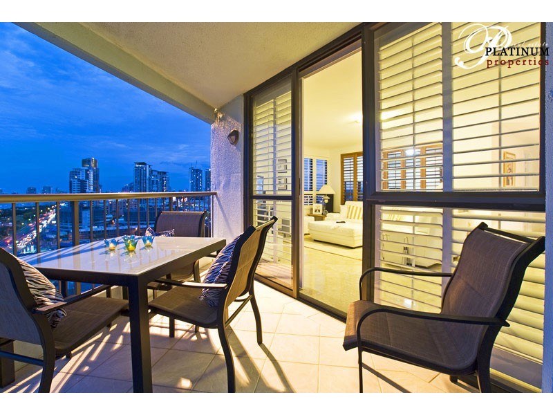 16B/114 Marine Pde, Southport QLD 4215