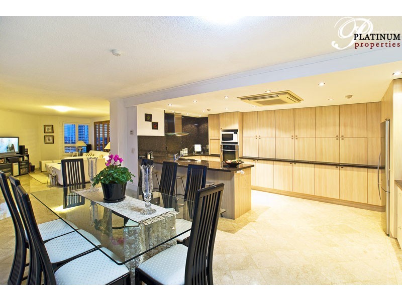 16B/114 Marine Pde, Southport QLD 4215