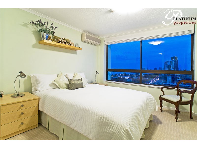 16B/114 Marine Pde, Southport QLD 4215