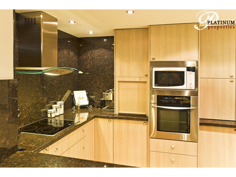 16B/114 Marine Pde, Southport QLD 4215