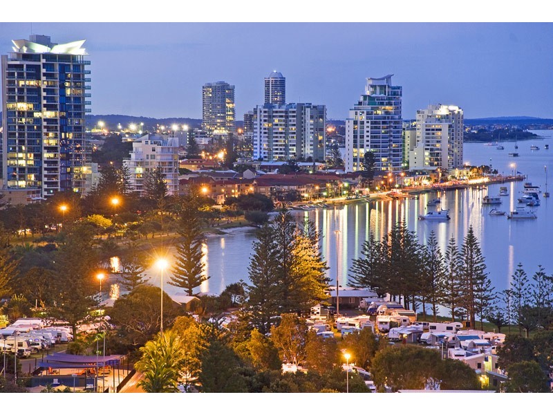 16B/114 Marine Pde, Southport QLD 4215