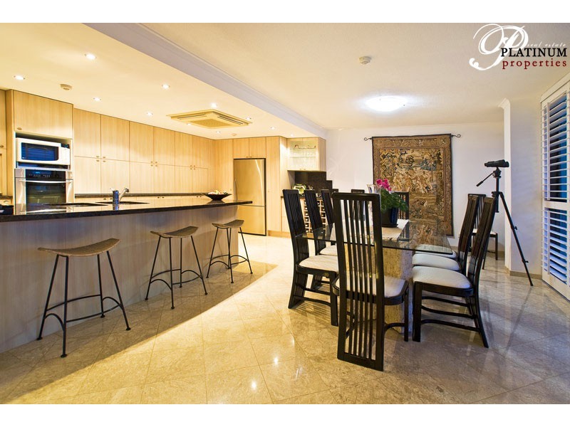 16B/114 Marine Pde, Southport QLD 4215