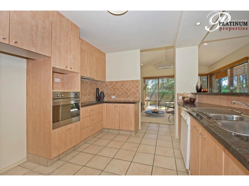 21 Ballybunyon Crescent, Hope Island QLD 4212