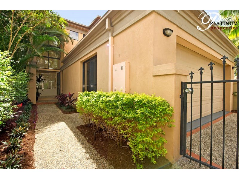 21 Ballybunyon Crescent, Hope Island QLD 4212