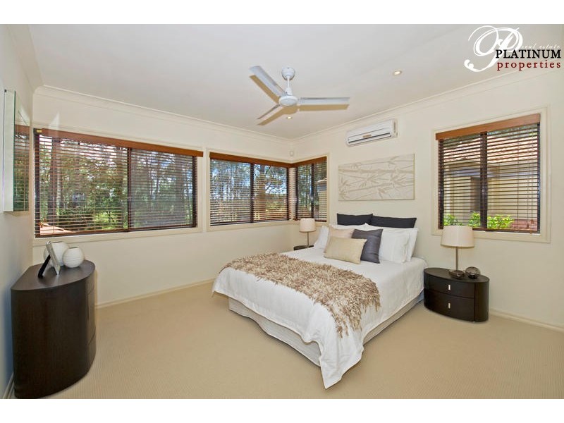 21 Ballybunyon Crescent, Hope Island QLD 4212