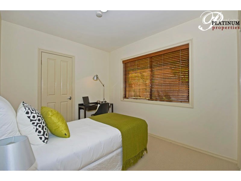 21 Ballybunyon Crescent, Hope Island QLD 4212