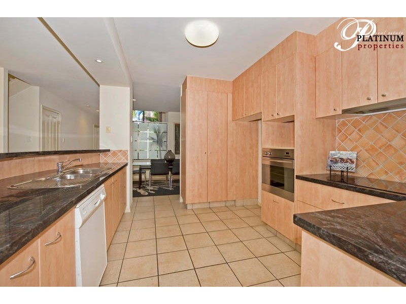 21 Ballybunyon Crescent, Hope Island QLD 4212