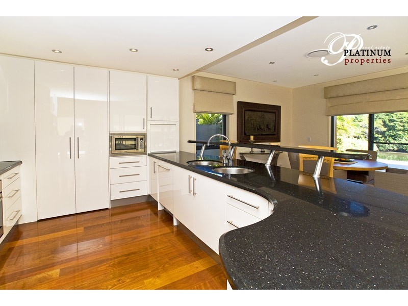 Hope Island QLD 4212