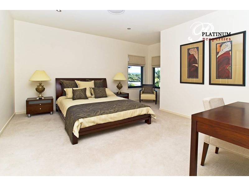 Hope Island QLD 4212