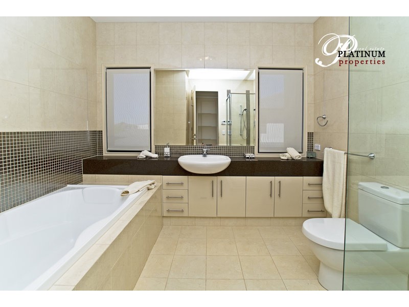 Hope Island QLD 4212