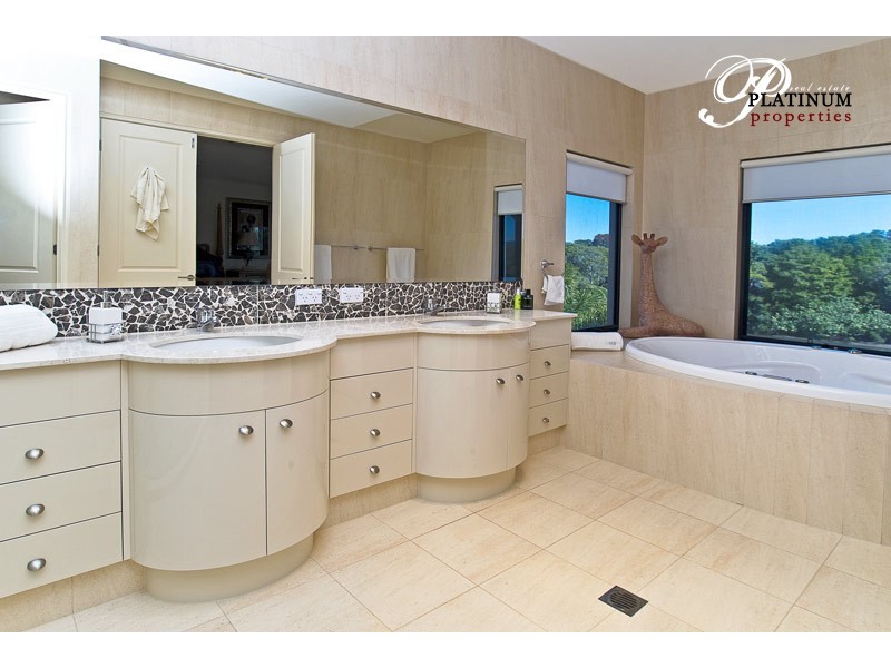 Hope Island QLD 4212