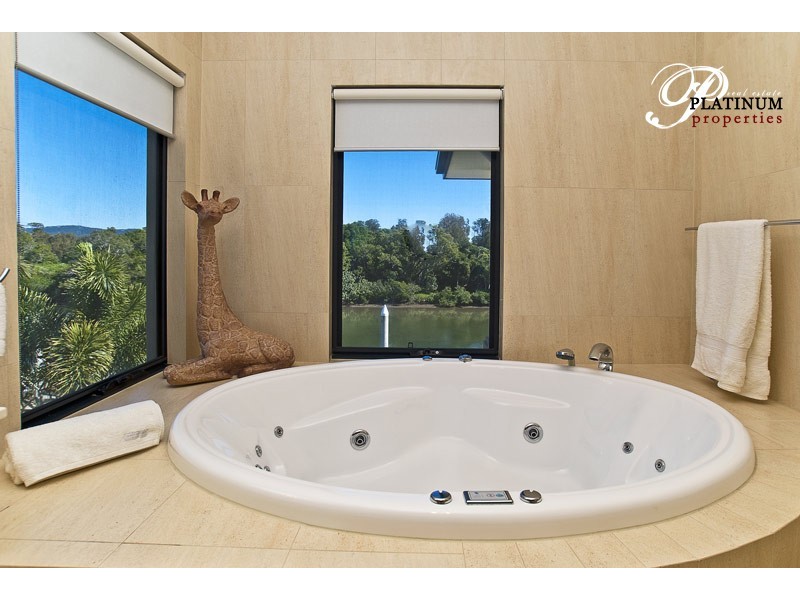 Hope Island QLD 4212