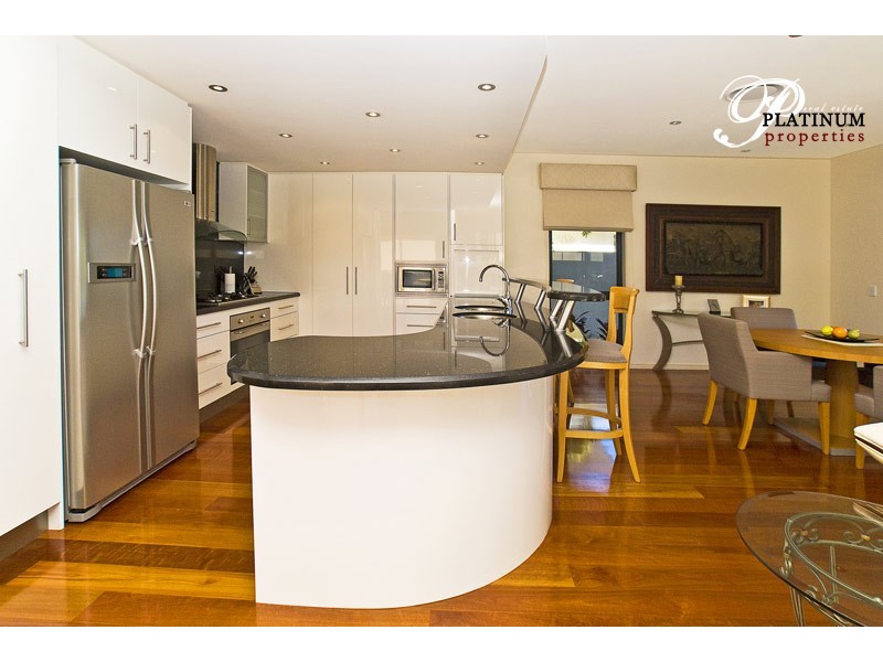 Hope Island QLD 4212