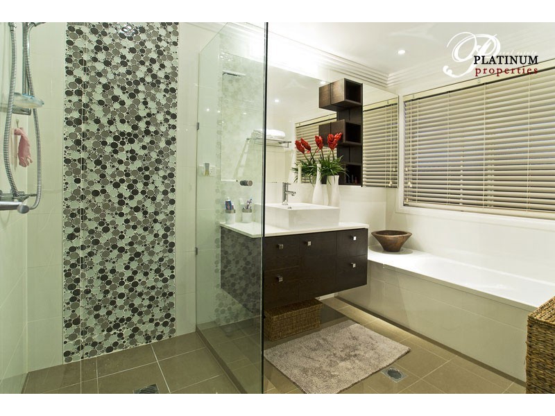 39 Pebble Beach Drive, Runaway Bay QLD 4216