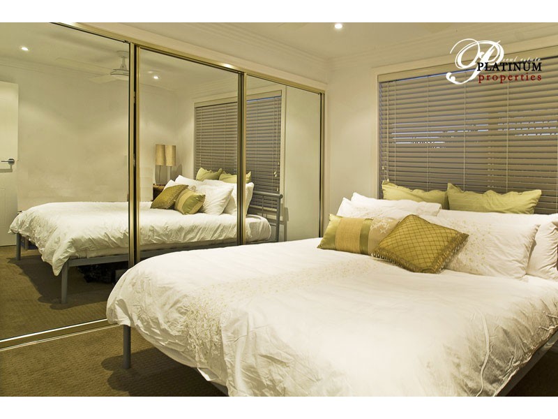 39 Pebble Beach Drive, Runaway Bay QLD 4216