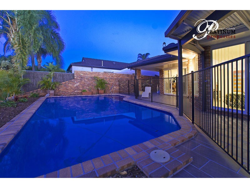 39 Pebble Beach Drive, Runaway Bay QLD 4216
