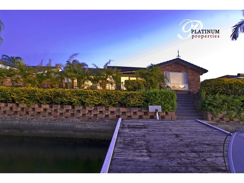39 Pebble Beach Drive, Runaway Bay QLD 4216