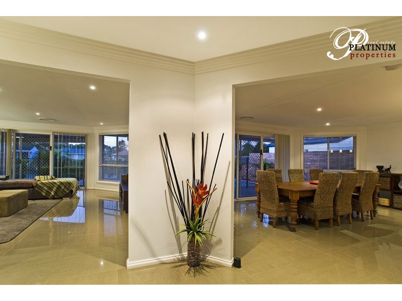 39 Pebble Beach Drive, Runaway Bay QLD 4216