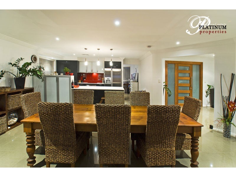 39 Pebble Beach Drive, Runaway Bay QLD 4216