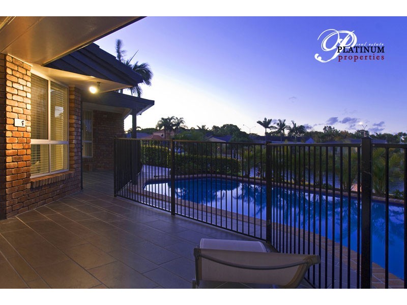 39 Pebble Beach Drive, Runaway Bay QLD 4216