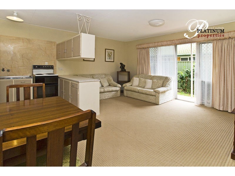 2/9 Middle Street, Labrador QLD 4215