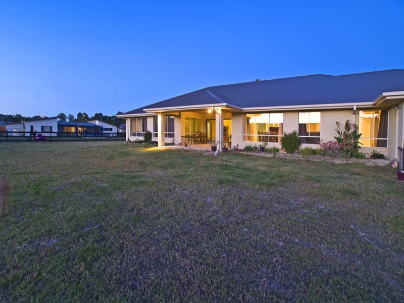 4 Green Acre Way, Maudsland QLD 4210
