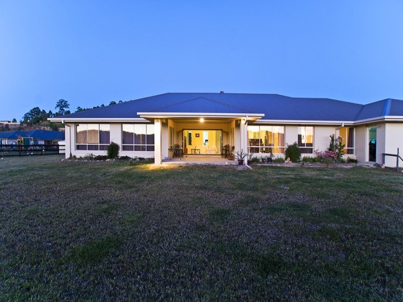 4 Green Acre Way, Maudsland QLD 4210