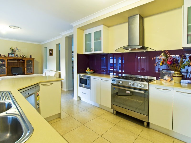 4 Green Acre Way, Maudsland QLD 4210