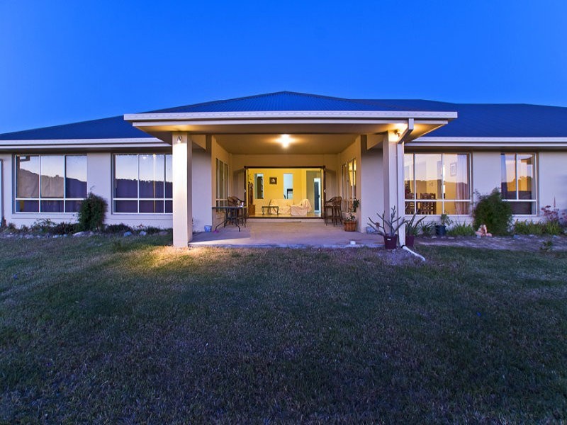 4 Green Acre Way, Maudsland QLD 4210