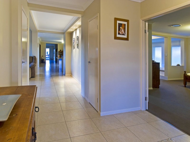 4 Green Acre Way, Maudsland QLD 4210