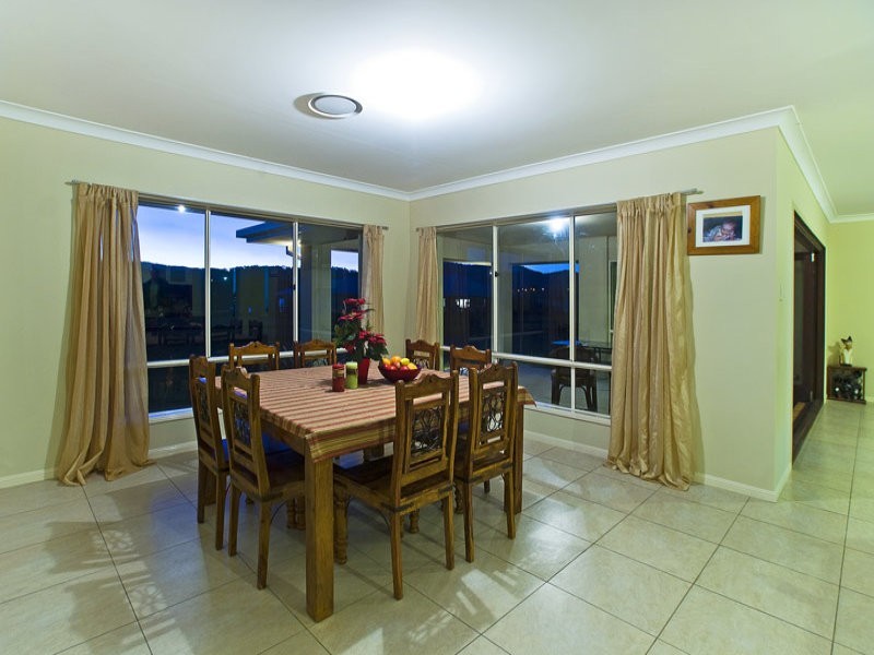 4 Green Acre Way, Maudsland QLD 4210