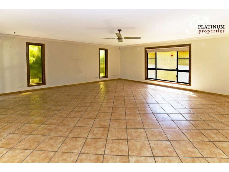 72 O’Grady Drive, Paradise Point QLD 4216