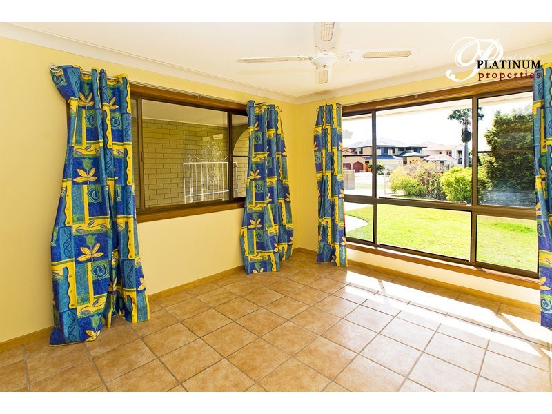 72 O’Grady Drive, Paradise Point QLD 4216