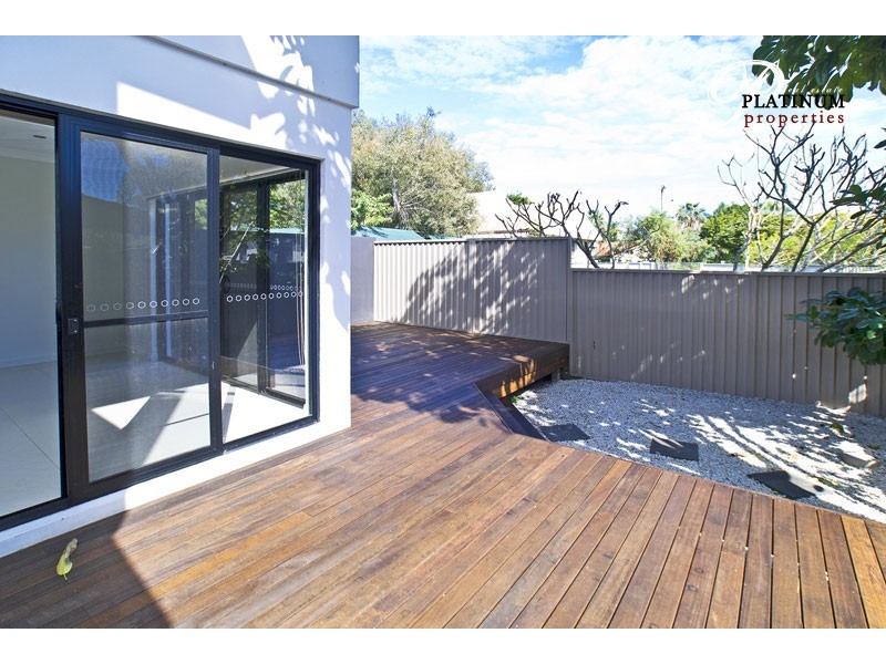 2/40 Bayview Street, Runaway Bay QLD 4216