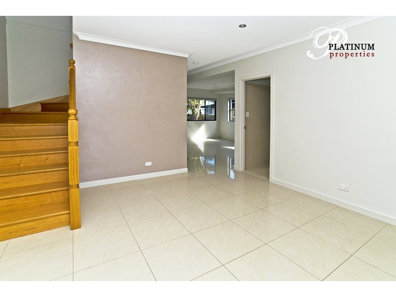 2/40 Bayview Street, Runaway Bay QLD 4216